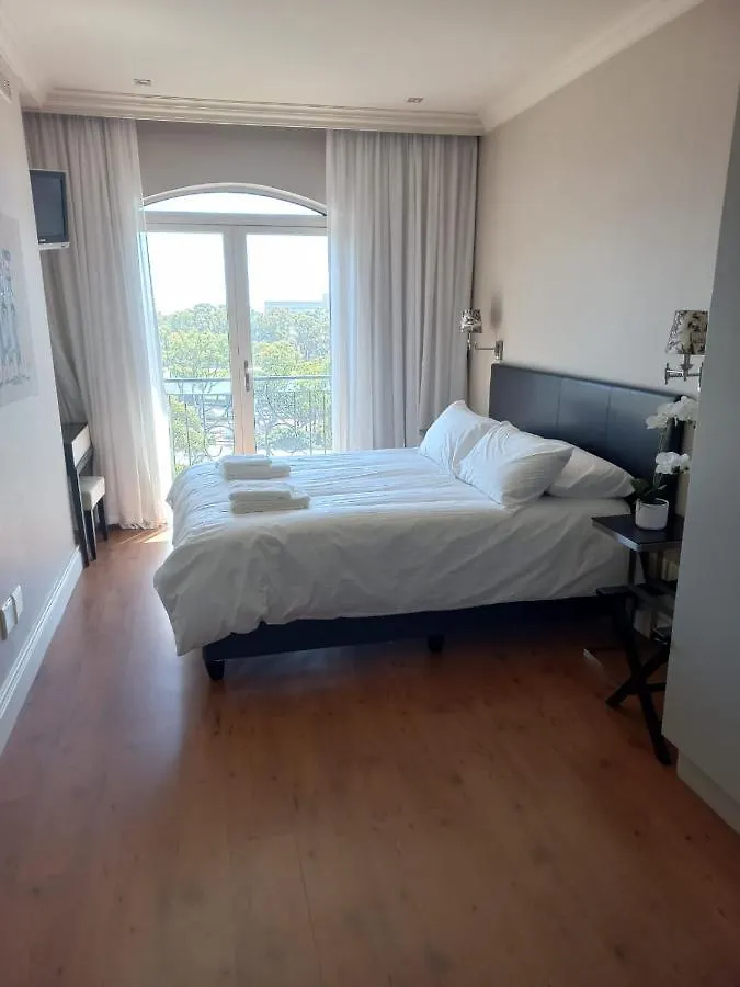 Cape Royale Luxury Suite Cape Town