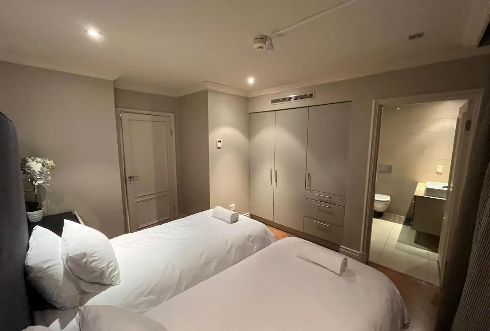 Cape Royale Luxury Suite Cape Town 0*,  Güney Afrika