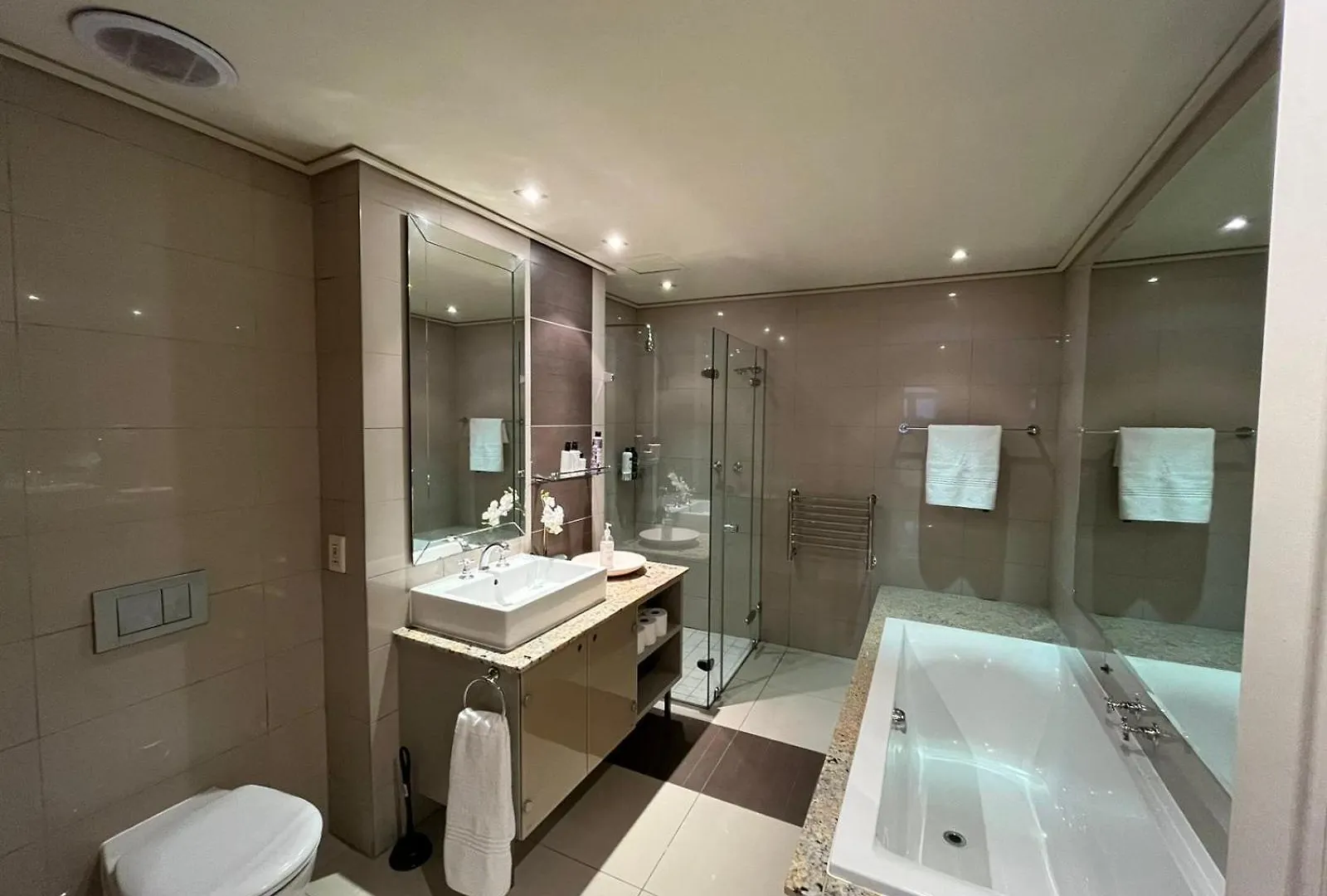 Cape Royale Luxury Suite Cape Town Daire